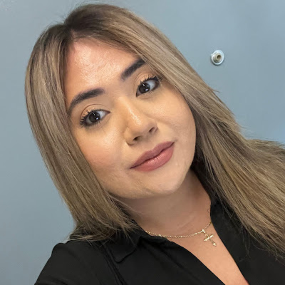 Meet your Posher, Claudia